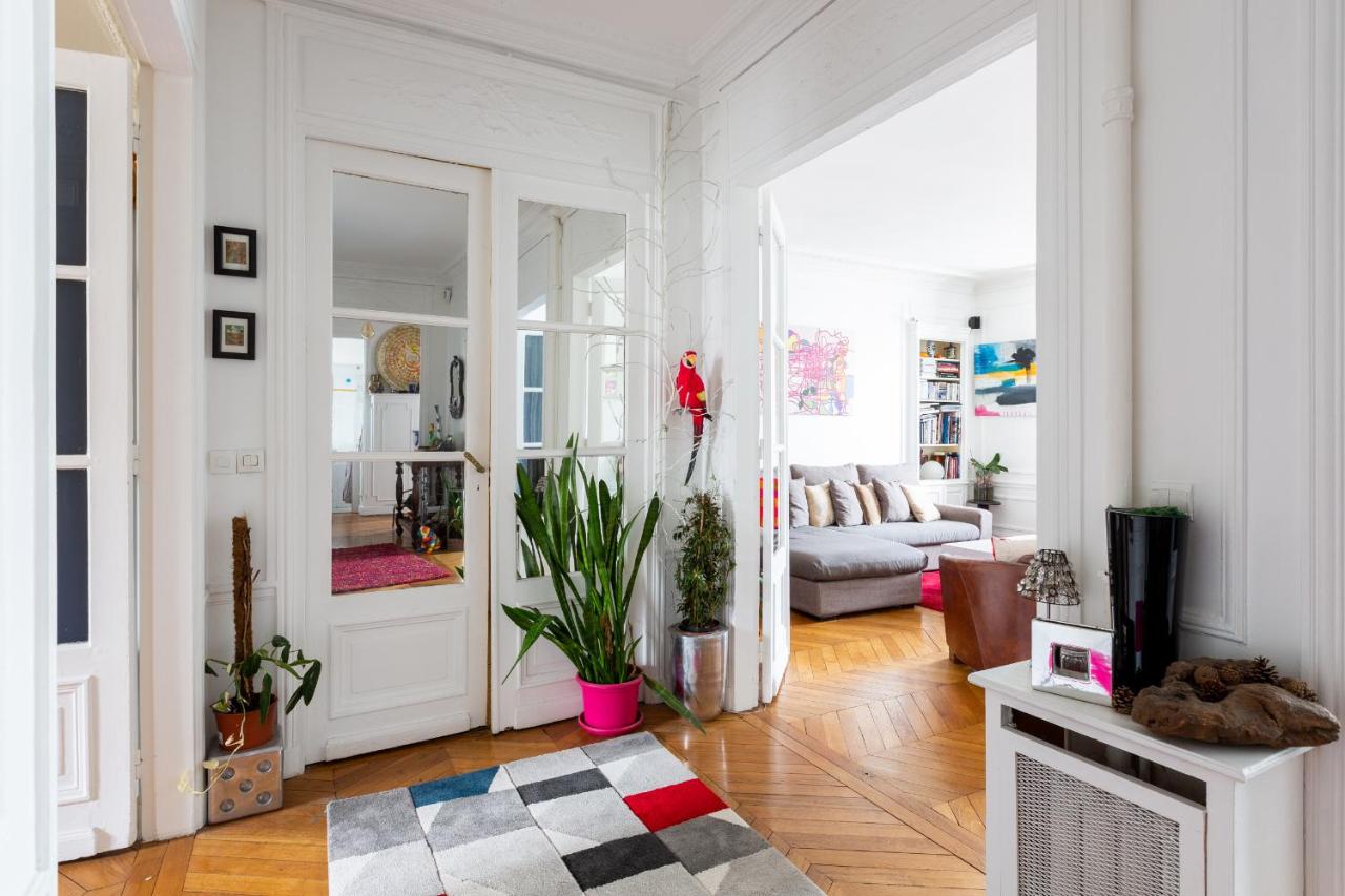 Veeve - Balcony Bliss steps from the Bois de Boulogne 4 Veeve - Balcony Bliss steps from the Bois de Boulogne 4