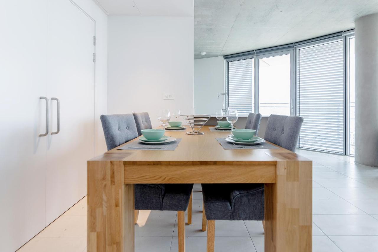 Royal Docks Penthouse 10 Royal Docks Penthouse 10