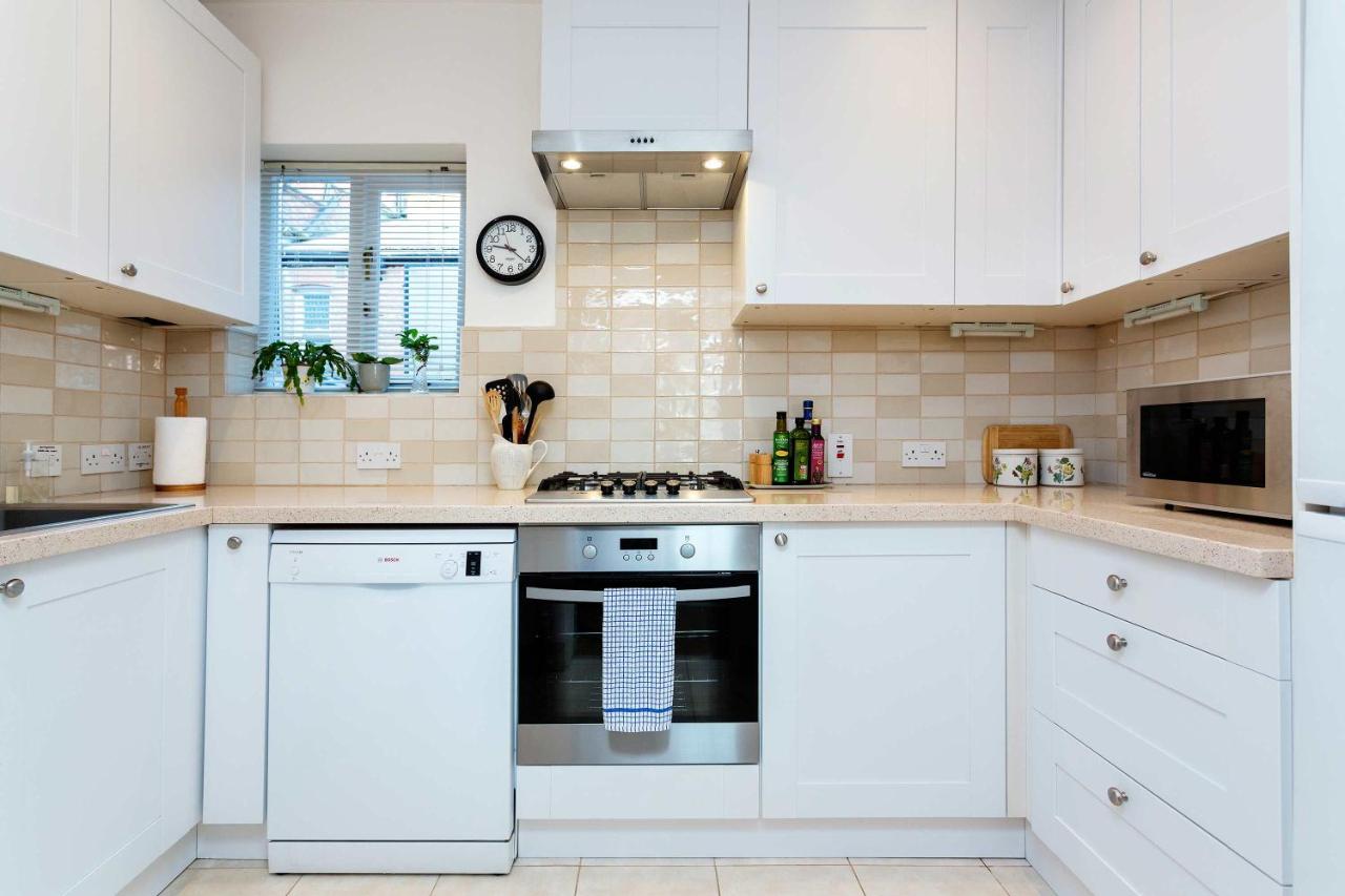 Veeve - Charming Hampstead Apartment 8 Veeve - Charming Hampstead Apartment 8
