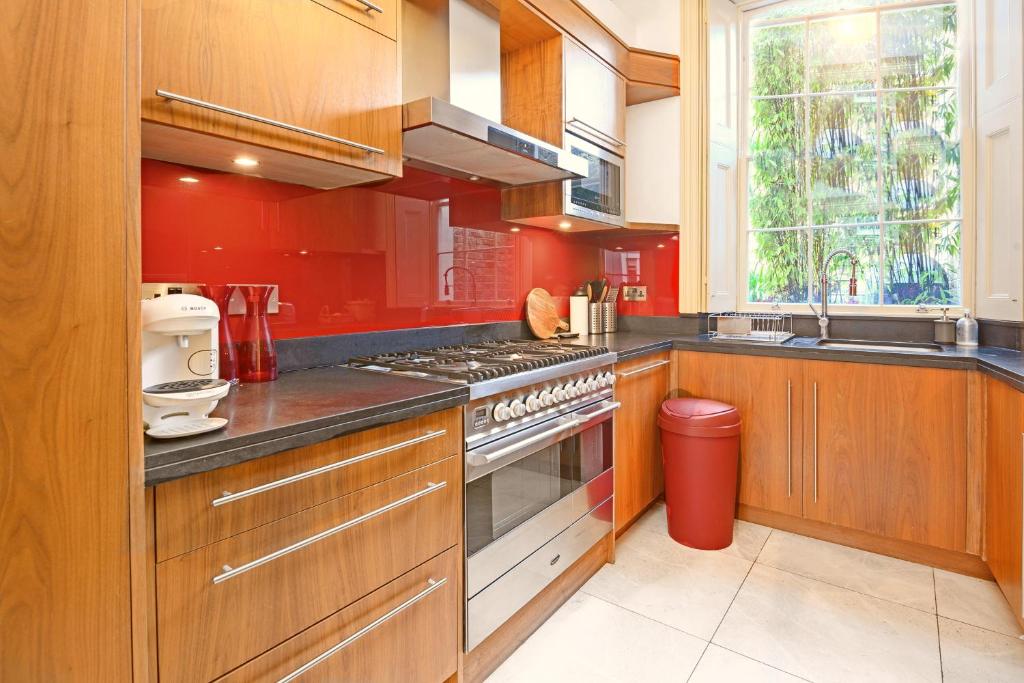 Luxury Massive TOWNHOUSE by Harrods 2 Luxury Massive TOWNHOUSE by Harrods 2