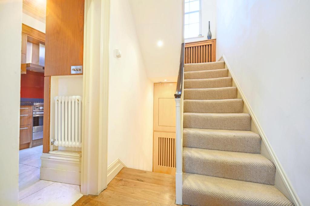 Luxury Massive TOWNHOUSE by Harrods 9 Luxury Massive TOWNHOUSE by Harrods 9