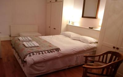 Luxury Holland Park, sleeps 2, Free S'fast WiFi 5 Luxury Holland Park, sleeps 2, Free S'fast WiFi 5