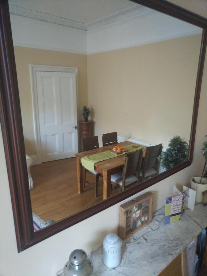 Luxury Holland Park, sleeps 2, Free S'fast WiFi 9 Luxury Holland Park, sleeps 2, Free S'fast WiFi 9