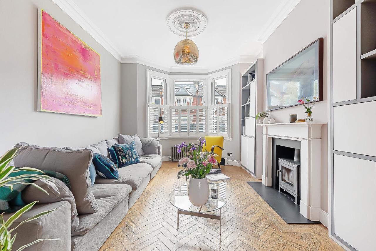 Veeve - Clapham Fairytale 9 Veeve - Clapham Fairytale 9