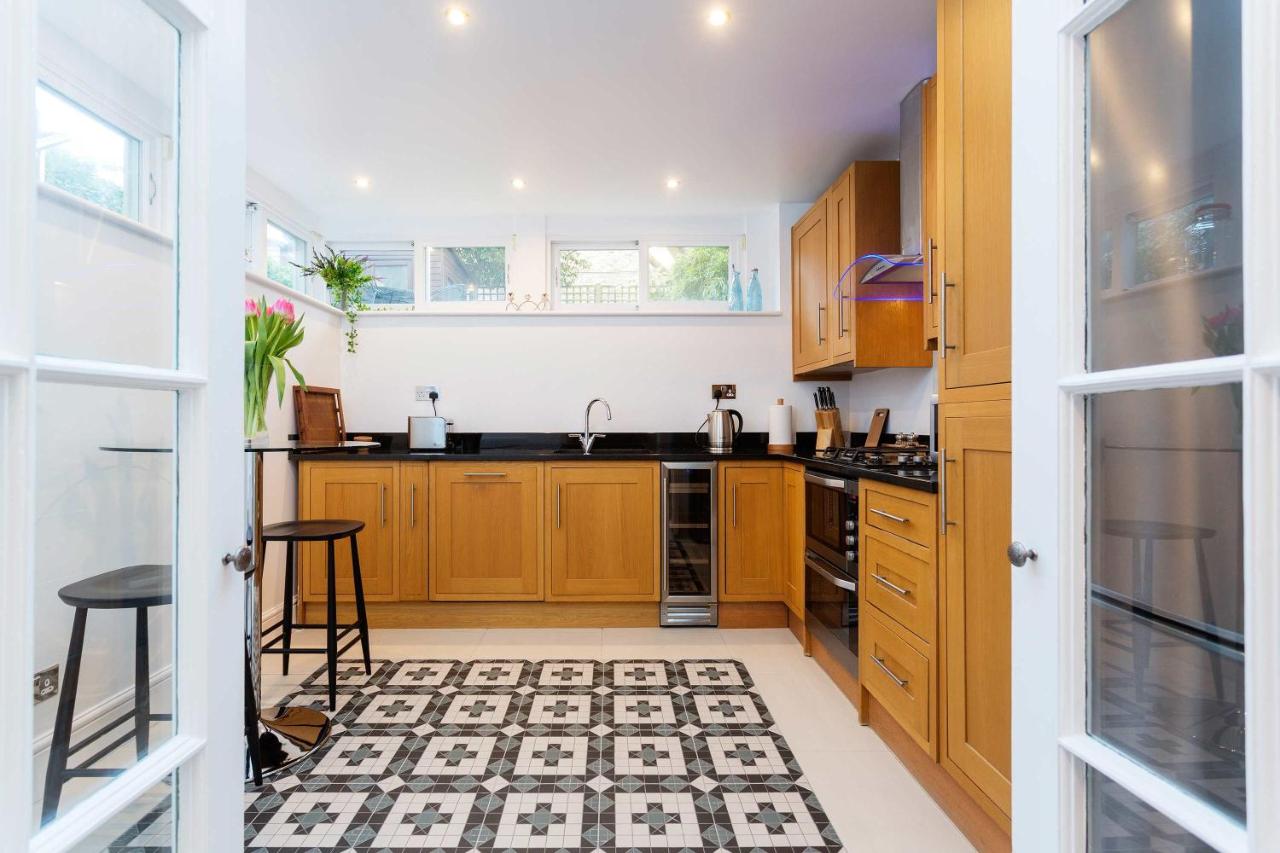 Veeve - Peaceful in Wimbledon 6 Veeve - Peaceful in Wimbledon 6