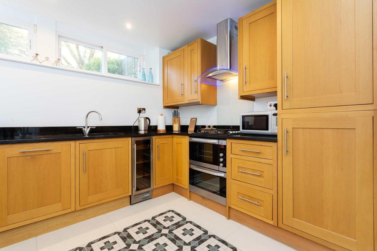 Veeve - Peaceful in Wimbledon 2 Veeve - Peaceful in Wimbledon 2