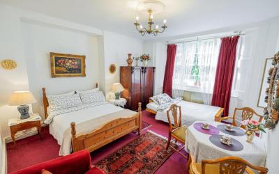 Dawson Place, Juliette's Bed and Breakfast 3 Dawson Place, Juliette's Bed and Breakfast 3