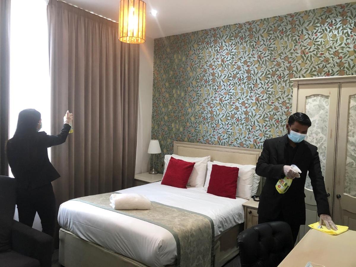 W12 Rooms 9 W12 Rooms 9