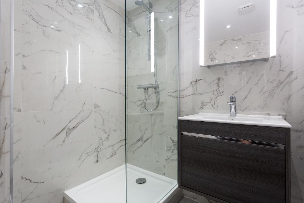 The Carlyle - Stunning Serviced Apartments 4 The Carlyle - Stunning Serviced Apartments 4