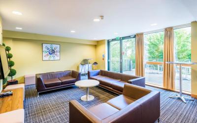 Summer Stays at The University of Edinburgh 4 Summer Stays at The University of Edinburgh 4
