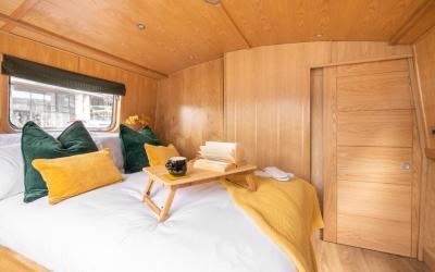 The Four Sisters Boatel - Houseboat 8 The Four Sisters Boatel - Houseboat 8