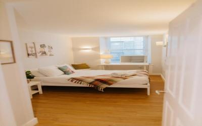 Luxury Modern 3 Bedroom Apartment in City Centre 8 Luxury Modern 3 Bedroom Apartment in City Centre 8