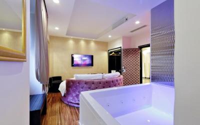 Trevi Diamond Luxury Suites & Jacuzzi 5 Trevi Diamond Luxury Suites & Jacuzzi 5
