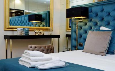 Trevi Diamond Luxury Suites & Jacuzzi 2 Trevi Diamond Luxury Suites & Jacuzzi 2