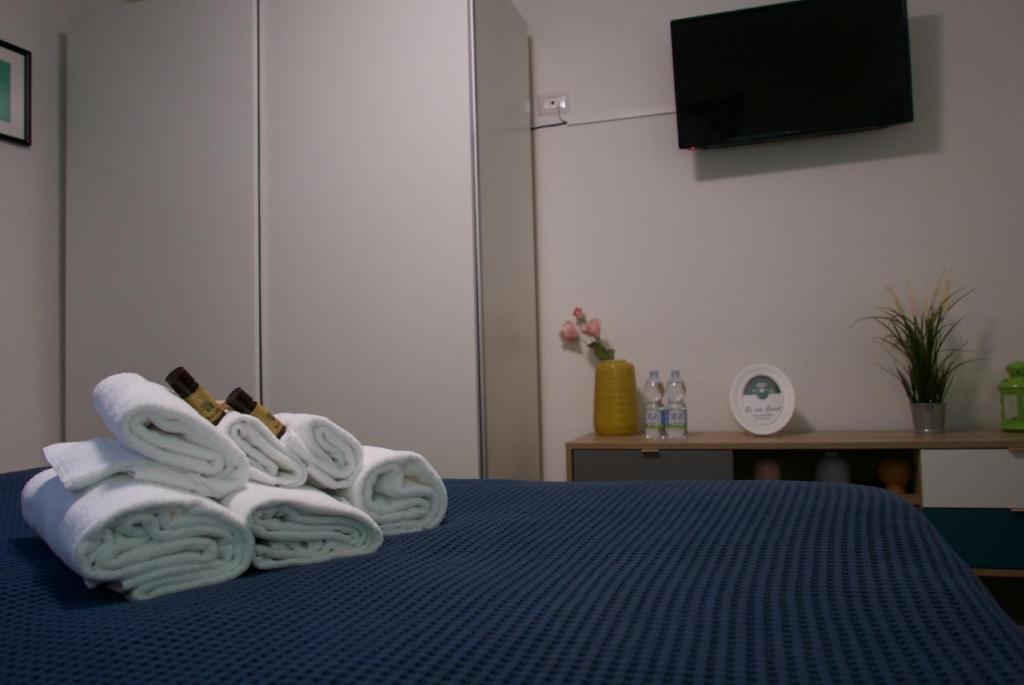 Room 45 9 Room 45 9