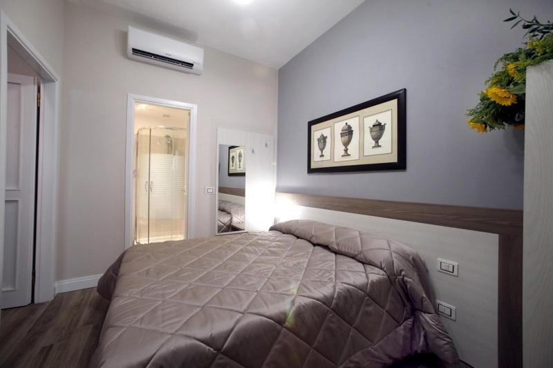 FLORENCE ROOMS67 5 FLORENCE ROOMS67 5