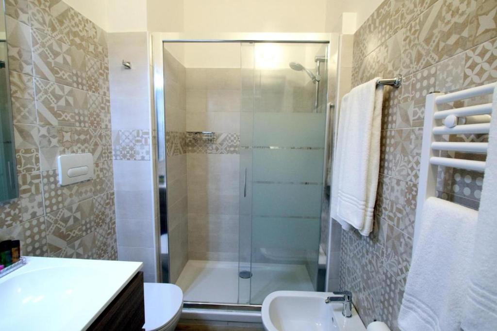 FLORENCE ROOMS67 7 FLORENCE ROOMS67 7