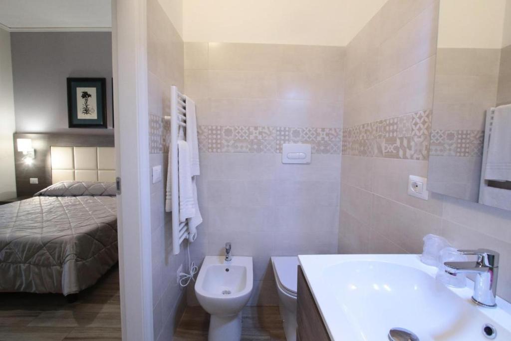 FLORENCE ROOMS67 9 FLORENCE ROOMS67 9