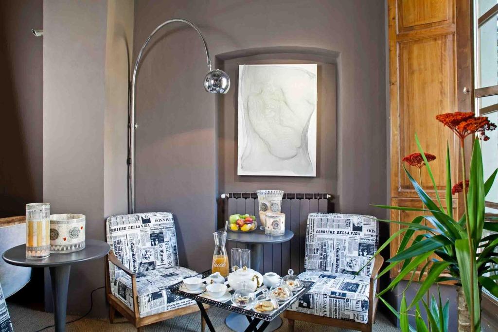 Porcellino Gallery Art Boutique BB 8 Porcellino Gallery Art Boutique BB 8