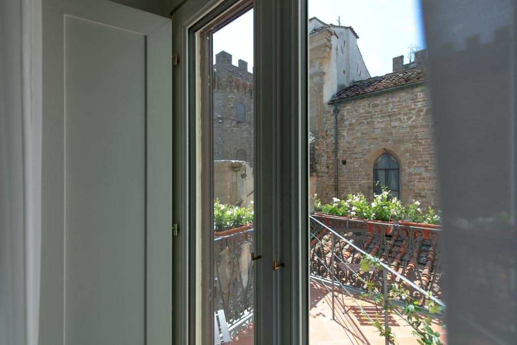 Tornabuoni Place 6 Tornabuoni Place 6