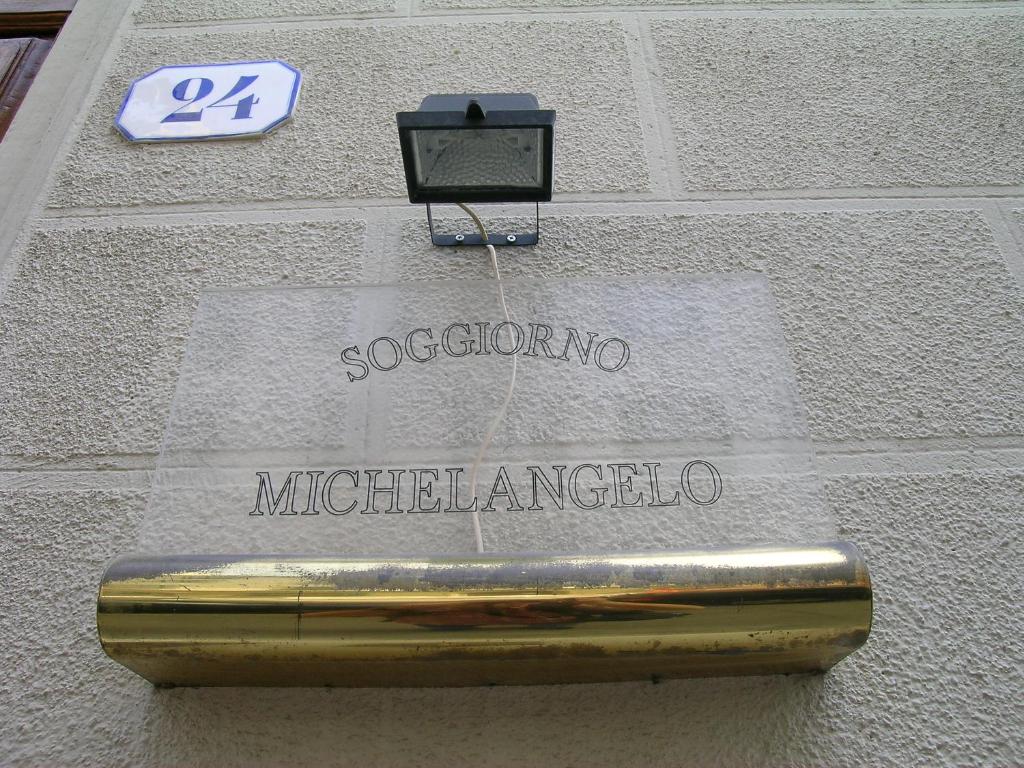 Soggiorno Michelangelo 10 Soggiorno Michelangelo 10