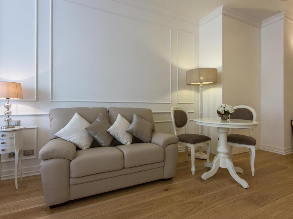 Locanda dei Poeti Rooms & Apartments 5 Locanda dei Poeti Rooms & Apartments 5