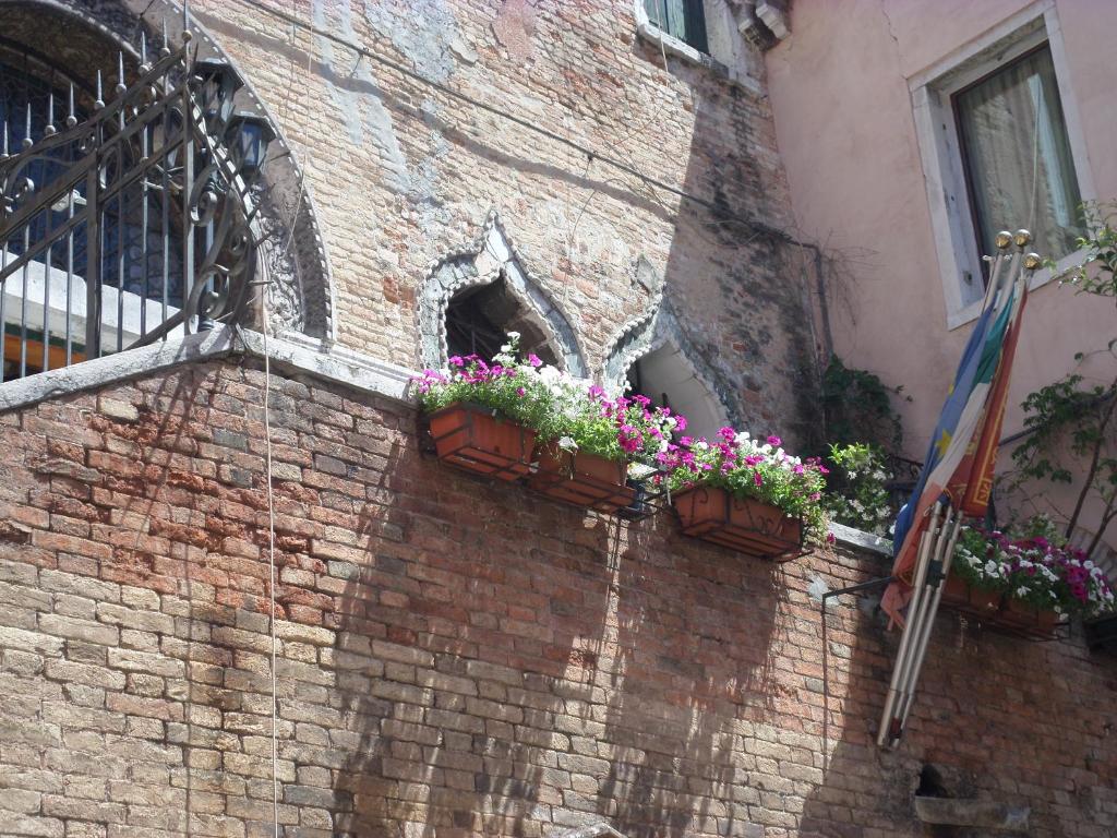 Palazzo Lion Morosini 9 Palazzo Lion Morosini 9