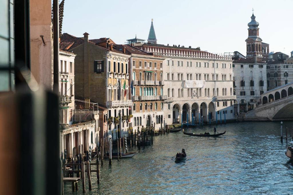 Locanda Leon Bianco on the Grand Canal 8 Locanda Leon Bianco on the Grand Canal 8