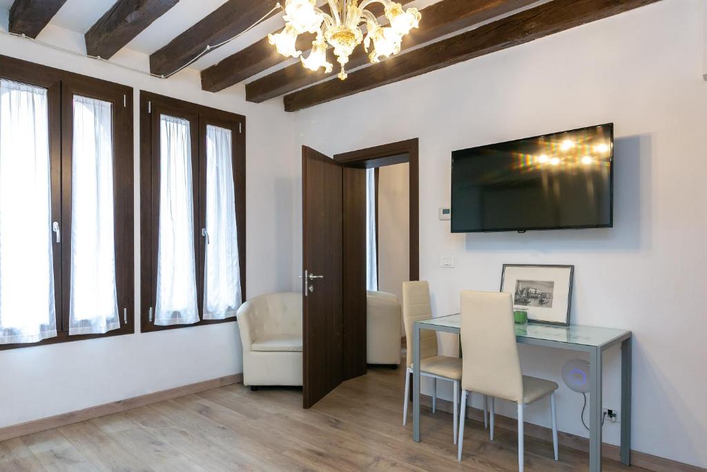 Rialto Suite 707 10 Rialto Suite 707 10