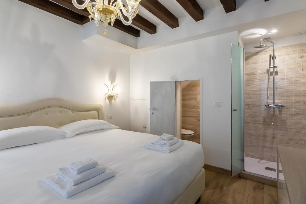 Rialto Suite 707 7 Rialto Suite 707 7