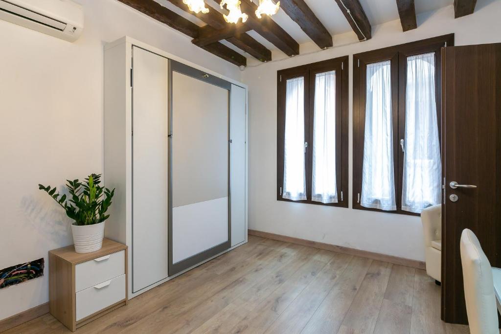 Rialto Suite 707 6 Rialto Suite 707 6