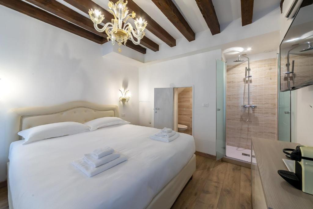 Rialto Suite 707 5 Rialto Suite 707 5