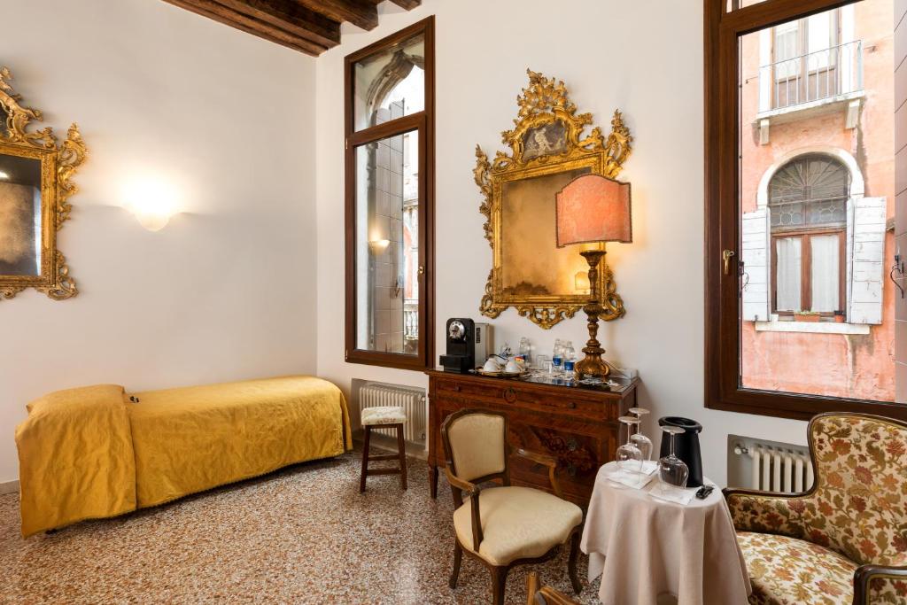 Luxury Venetian Rooms 8 Luxury Venetian Rooms 8