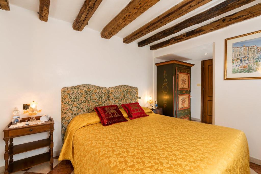 Luxury Venetian Rooms 7 Luxury Venetian Rooms 7