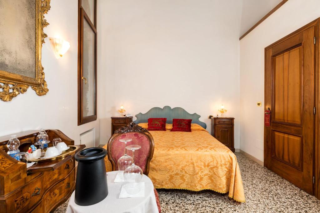 Luxury Venetian Rooms 3 Luxury Venetian Rooms 3