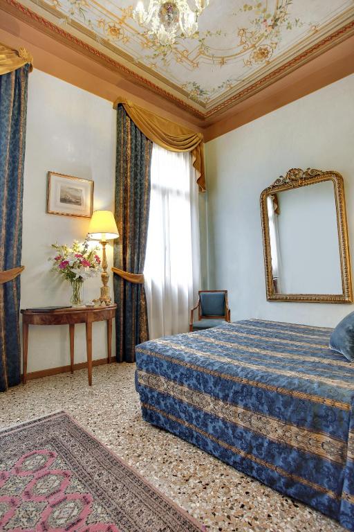 Palazzo Schiavoni Residenza d'epoca 9 Palazzo Schiavoni Residenza d'epoca 9