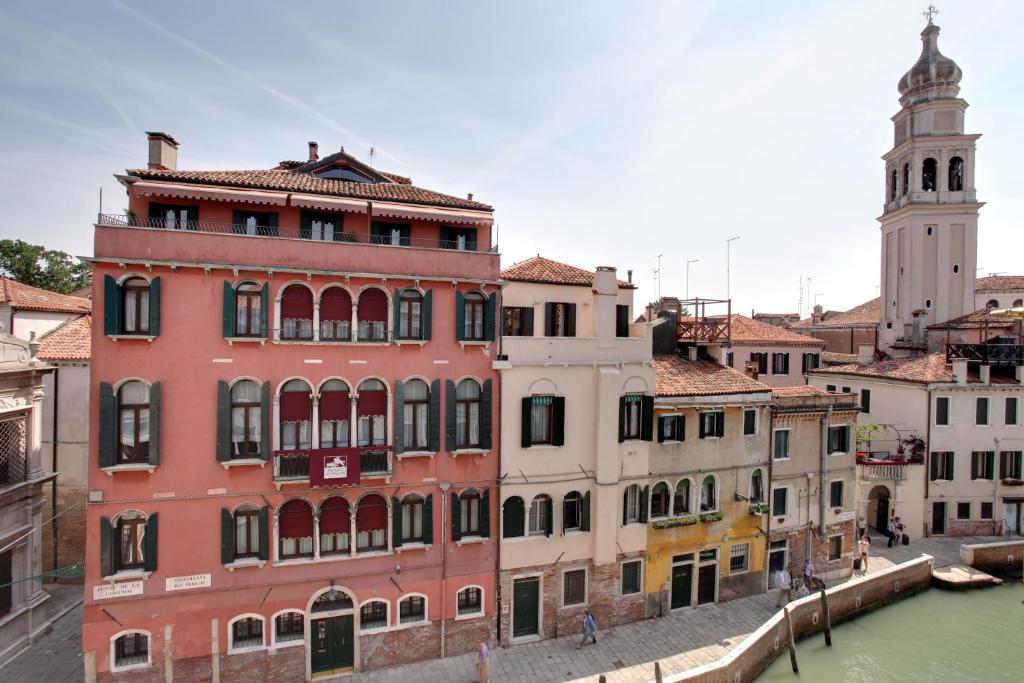 Palazzo Schiavoni Residenza d'epoca 7 Palazzo Schiavoni Residenza d'epoca 7