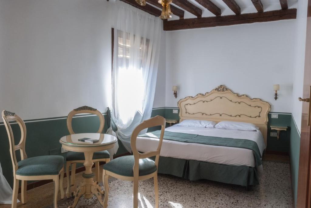 Ca' San Trovaso - 6 Rooms 10 Ca' San Trovaso - 6 Rooms 10