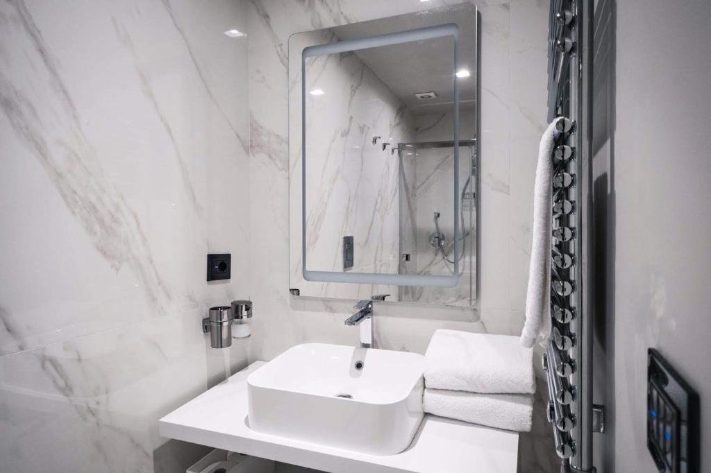LUXURY SANTO STEFANO 9 LUXURY SANTO STEFANO 9