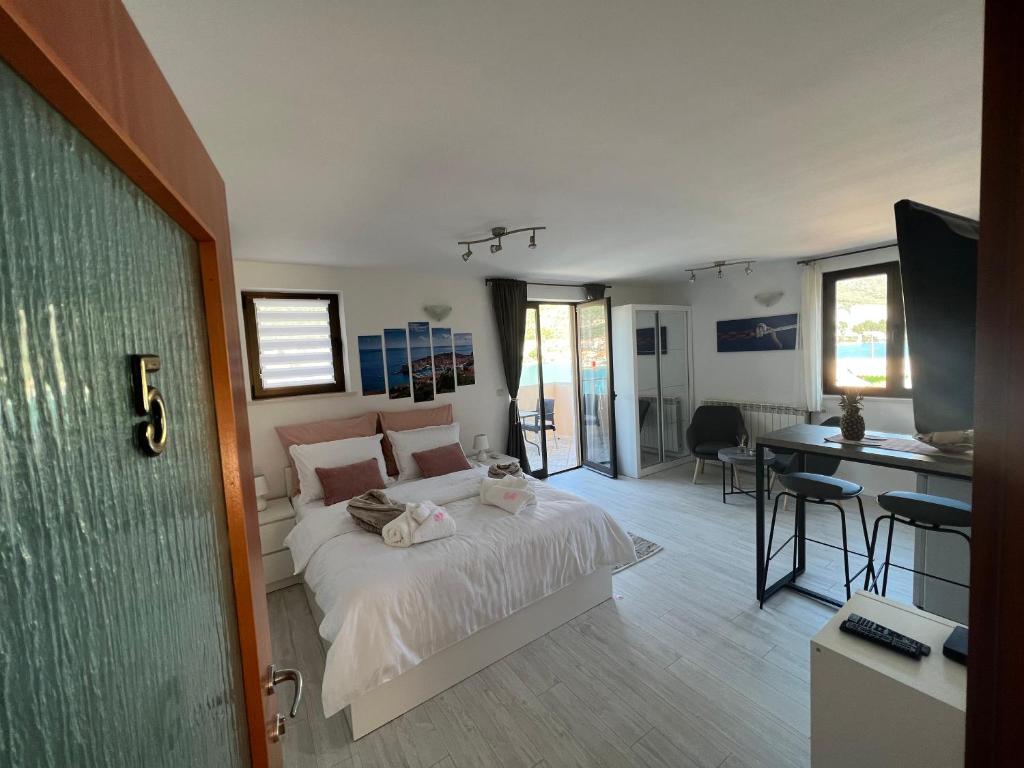 Apartments and Rooms Maritimo 7 Apartments and Rooms Maritimo 7