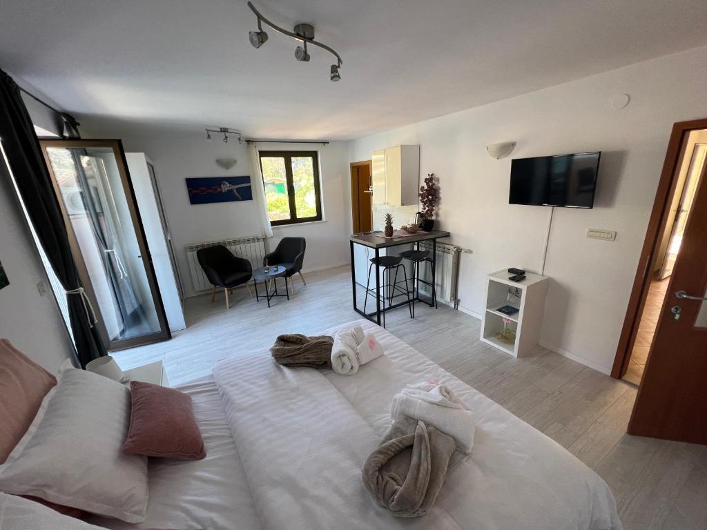 Apartments and Rooms Maritimo 5 Apartments and Rooms Maritimo 5