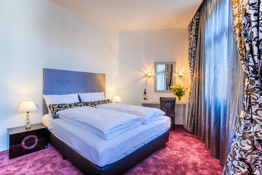 Starlight Luxury Rooms 8 Starlight Luxury Rooms 8