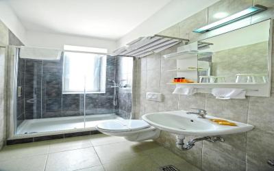 Valenti rooms 10 Valenti rooms 10