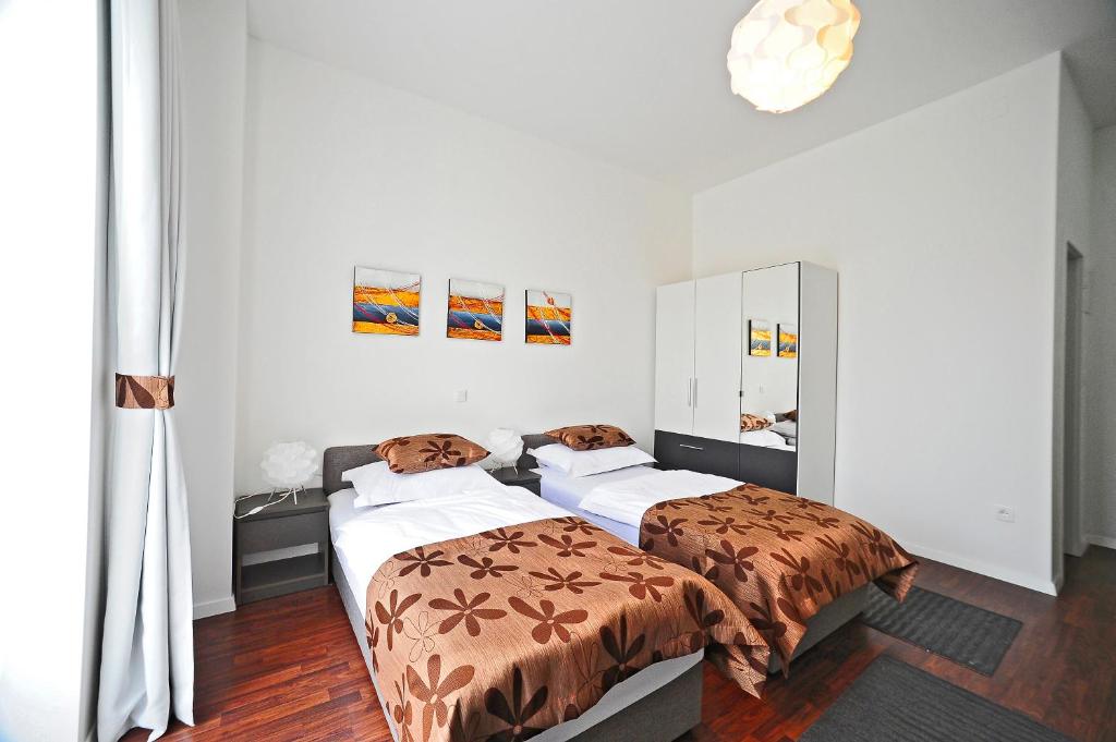 Valenti rooms 3 Valenti rooms 3