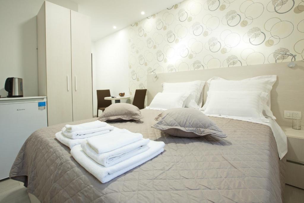 BVB Rooms Split 10 BVB Rooms Split 10