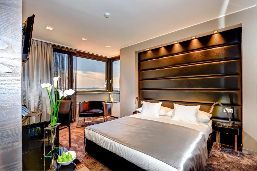 The View Luxury Rooms 10 The View Luxury Rooms 10