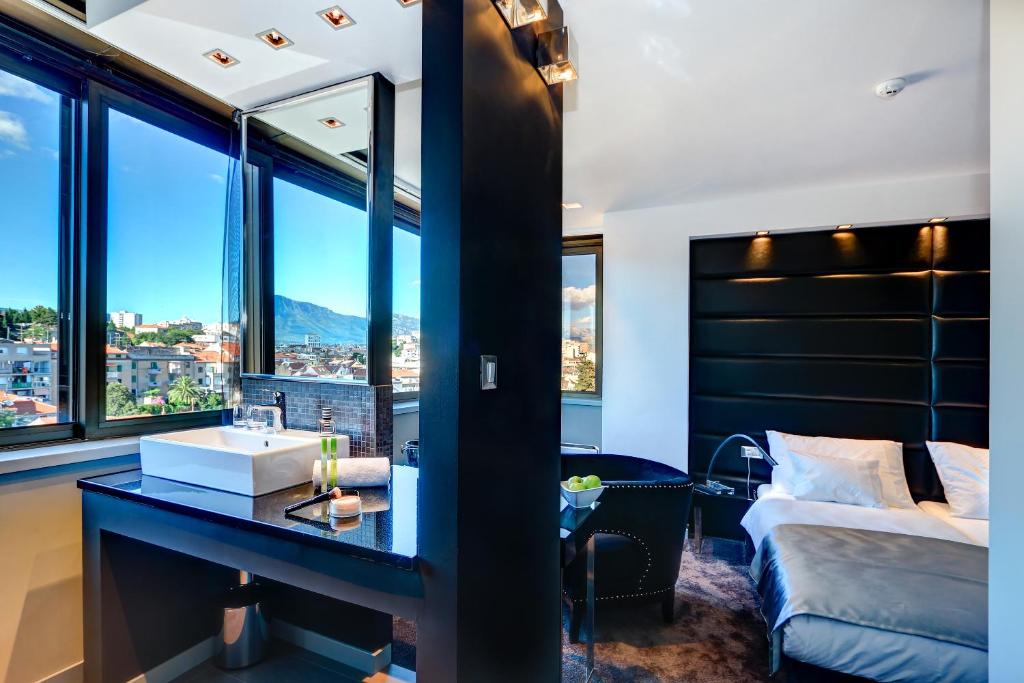 The View Luxury Rooms 5 The View Luxury Rooms 5