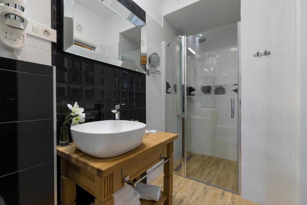 ID Regal Residence 7 ID Regal Residence 7