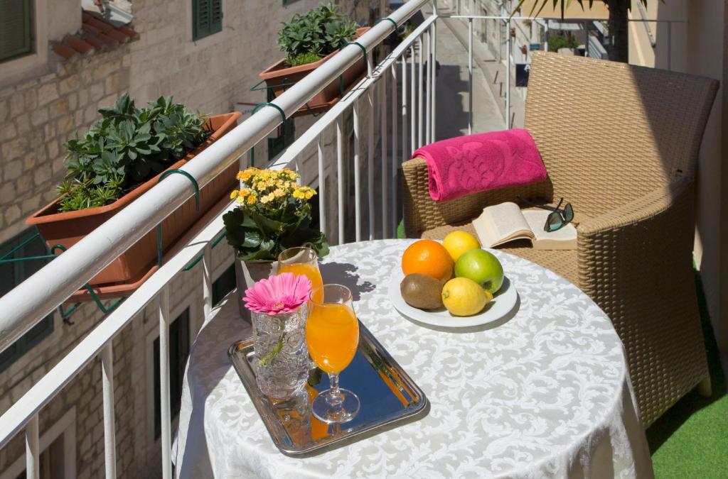 Royal Suites 10 Royal Suites 10