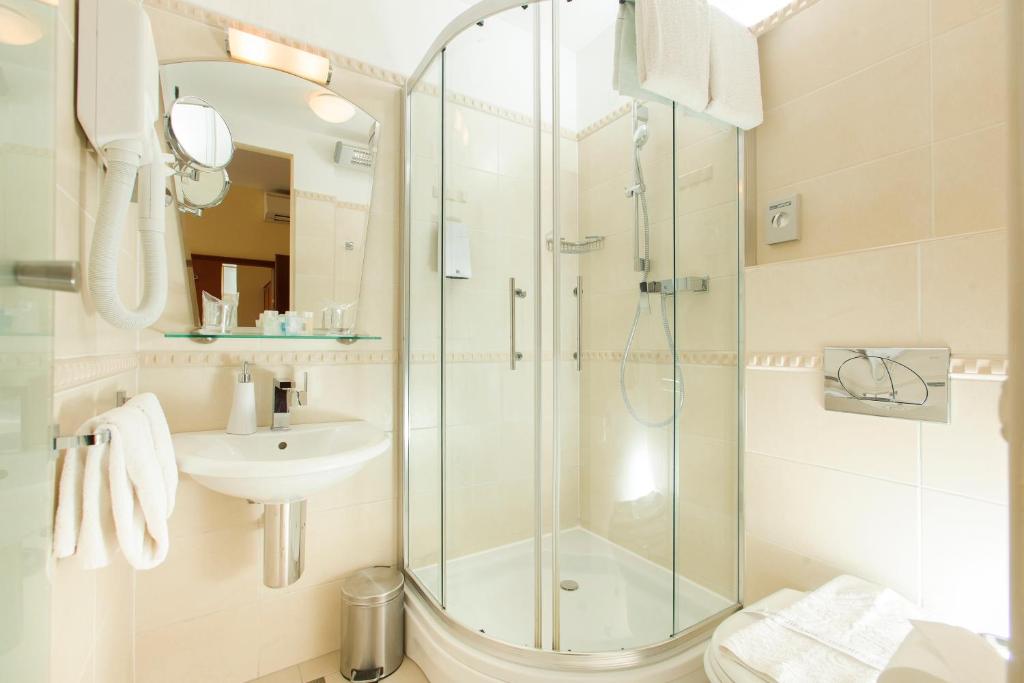 Royal Suites 7 Royal Suites 7